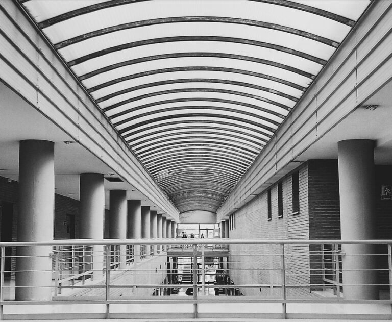 Universitas Negeri di Surabaya: Menjadi Pilihan Terbaik untuk Pendidikan Tinggi di Jawa Timur